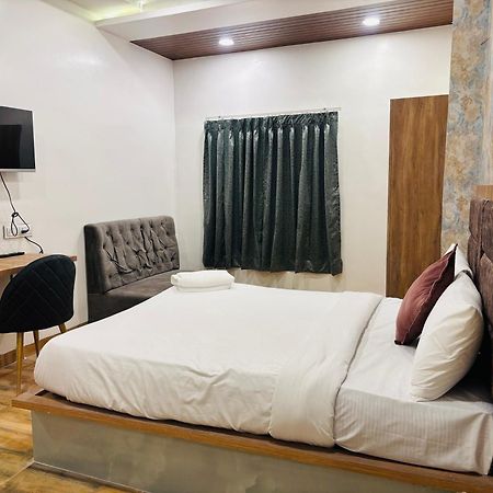 Hotel Vedicvista Indore Bagian luar foto