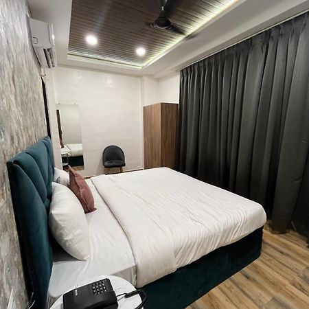 Hotel Vedicvista Indore Bagian luar foto