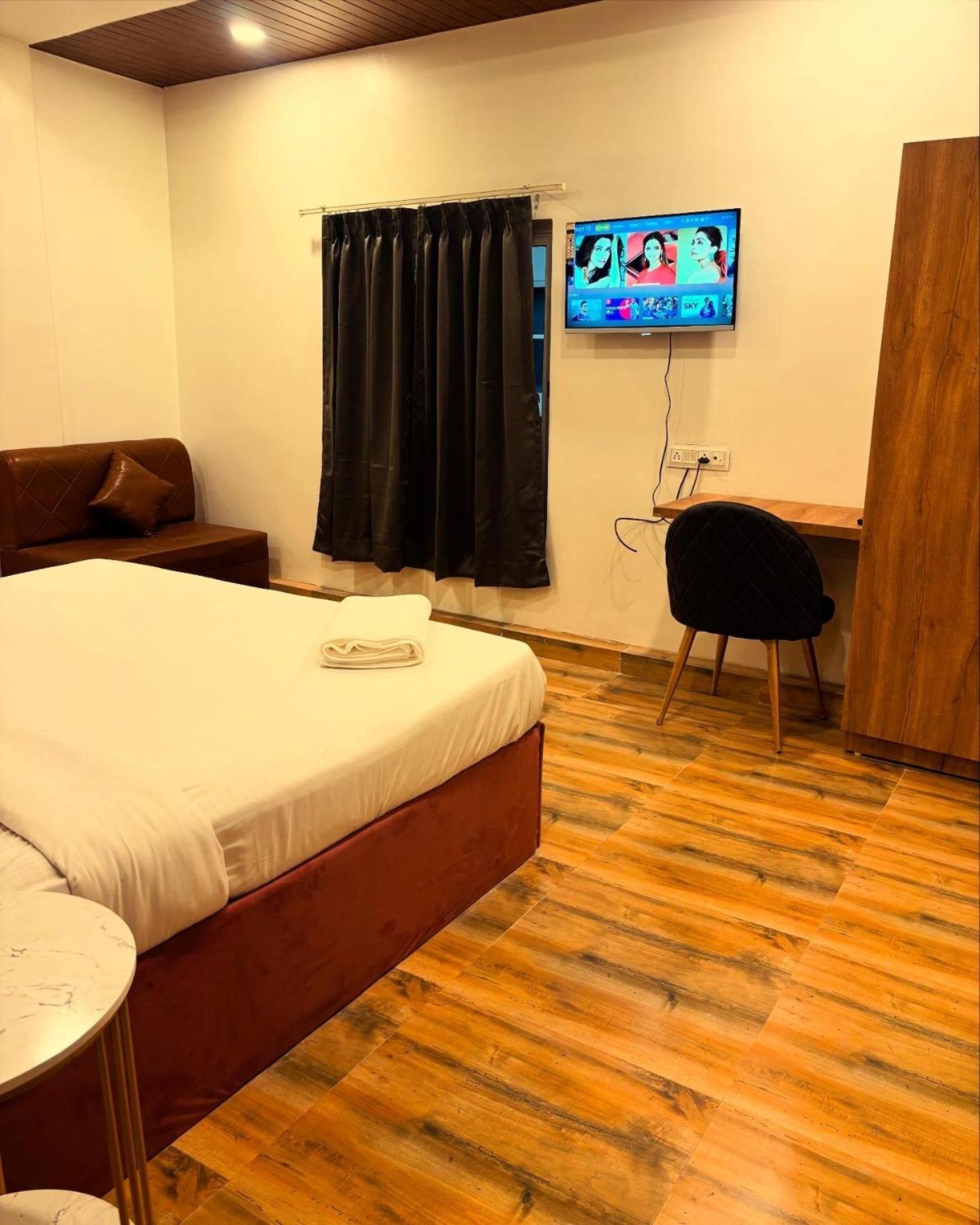 Hotel Vedicvista Indore Bagian luar foto