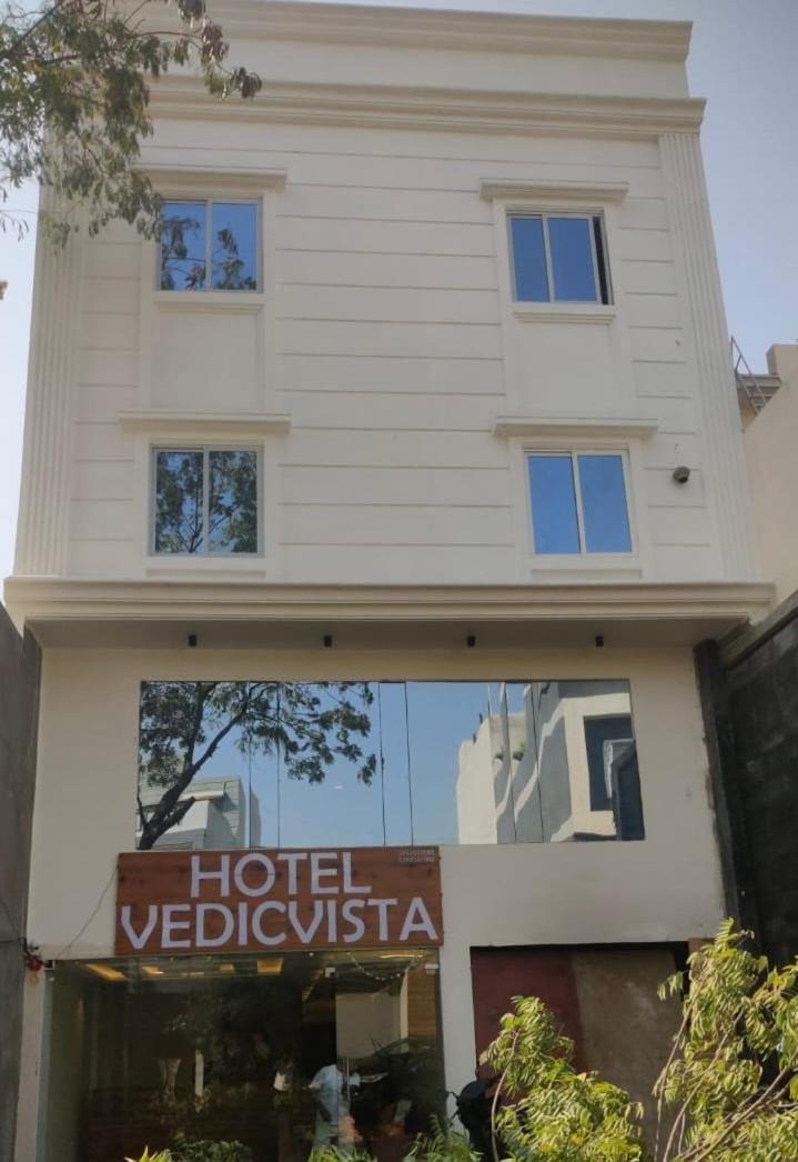 Hotel Vedicvista Indore Bagian luar foto