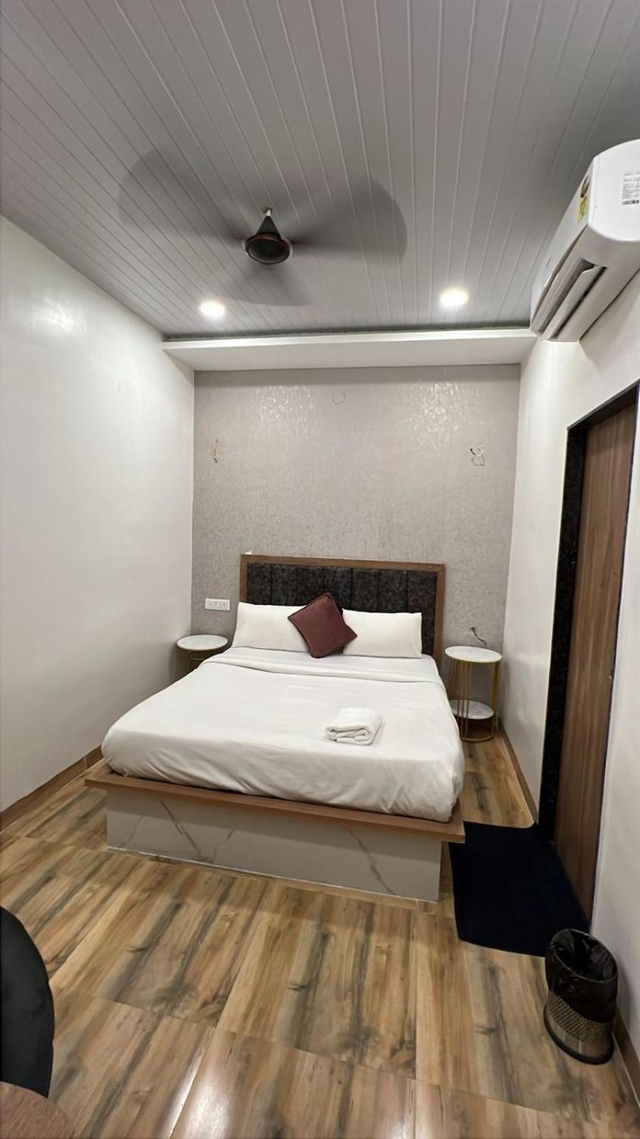 Hotel Vedicvista Indore Bagian luar foto